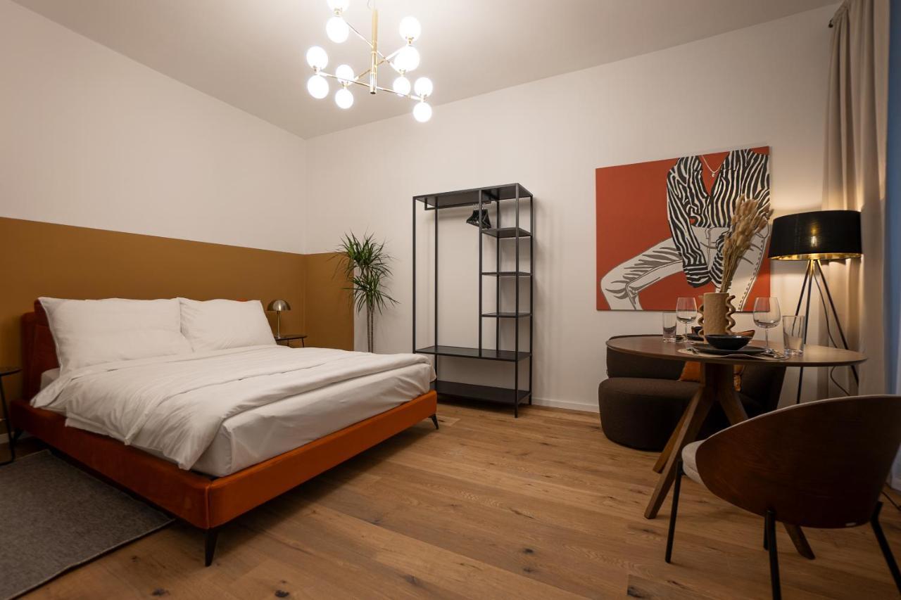 Stylish Central 1-Bedroom Apartment With A Terrace Bécs Kültér fotó