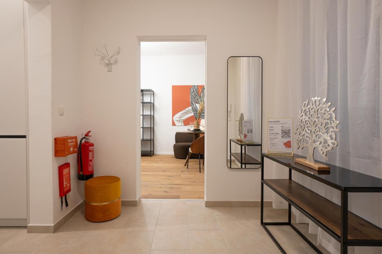 Stylish Central 1-Bedroom Apartment With A Terrace Bécs Kültér fotó